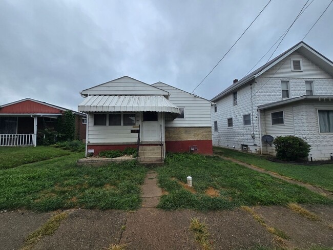 Building Photo - 3 Bedroom Home - Conveniently Located in N...