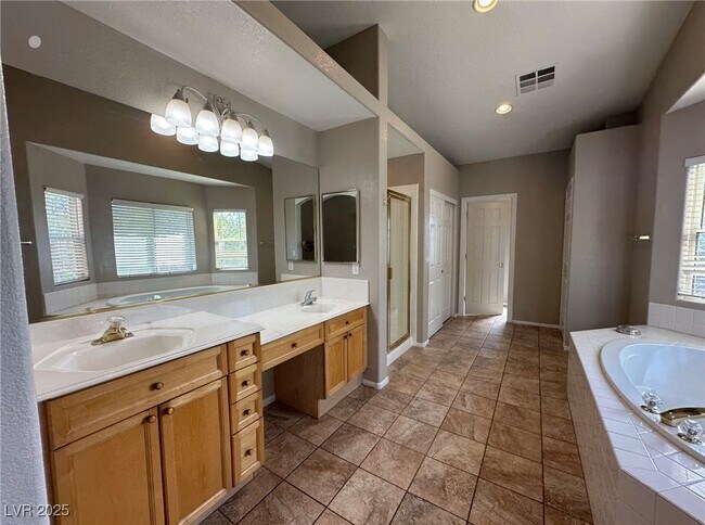 Building Photo - 11233 Playa Caribe Ave