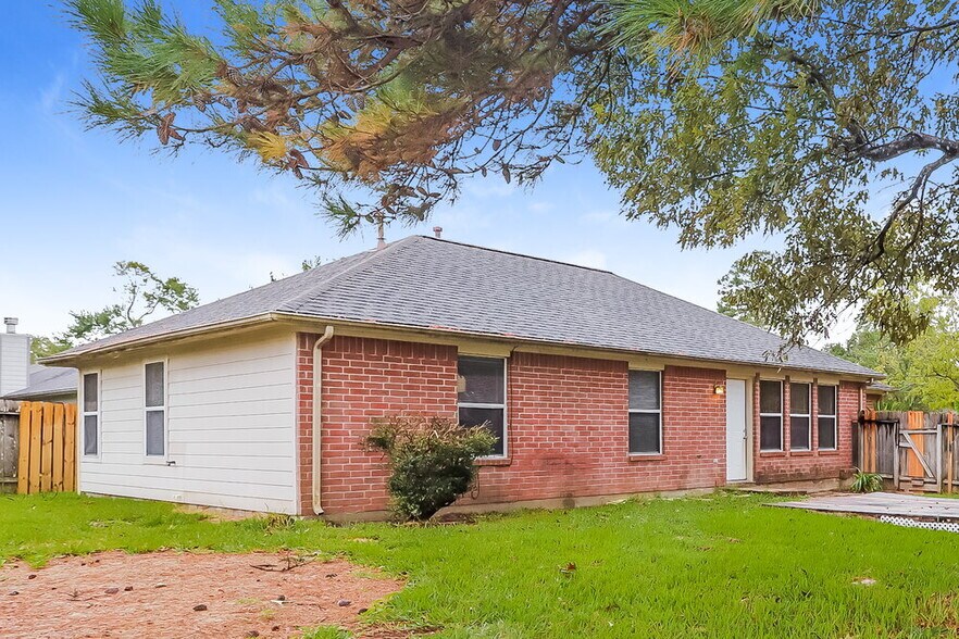 Building Photo - 22946 Sugar Bear Dr