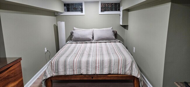 Building Photo - 4633 Kernwood Ave