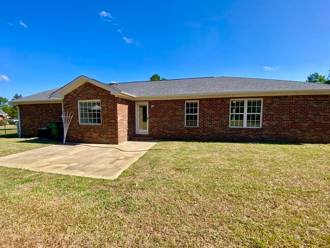 Building Photo - 2560 Nicholson Dr