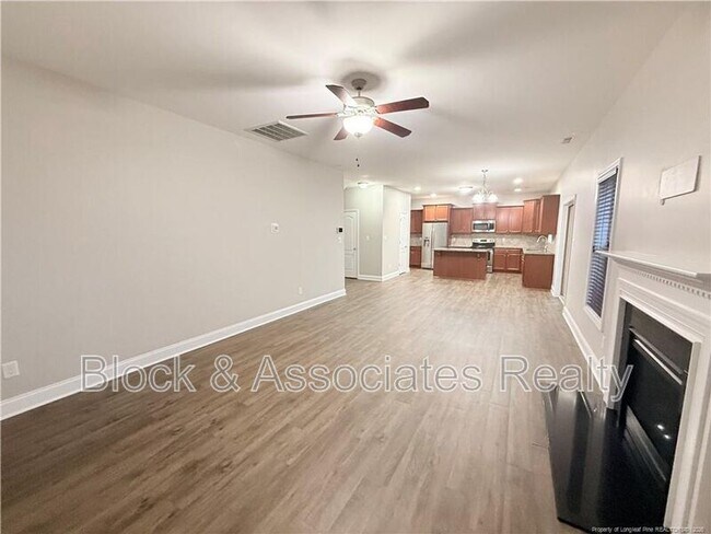 Building Photo - 471 Century Dr