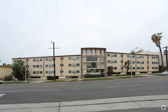 Primary Photo - Park West Terrace