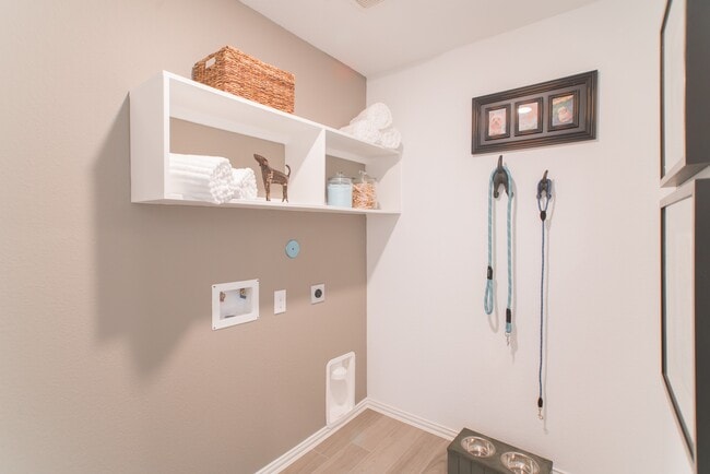 Building Photo - 442 Lake Day Dr