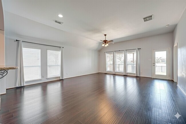 Building Photo - 25911 Palmdale Estate Dr