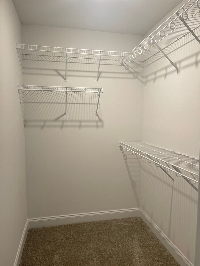 Building Photo - Townhouse for Rent in Crescent Ridge - ***...