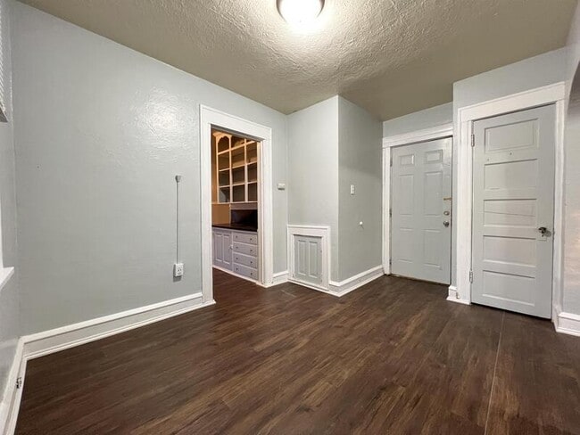 Building Photo - 1503 2nd Ave SE