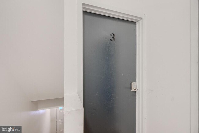 Building Photo - 1729 Guilford Ave