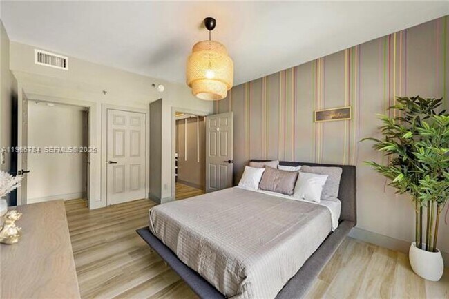 Building Photo - 3145 NE 184th St