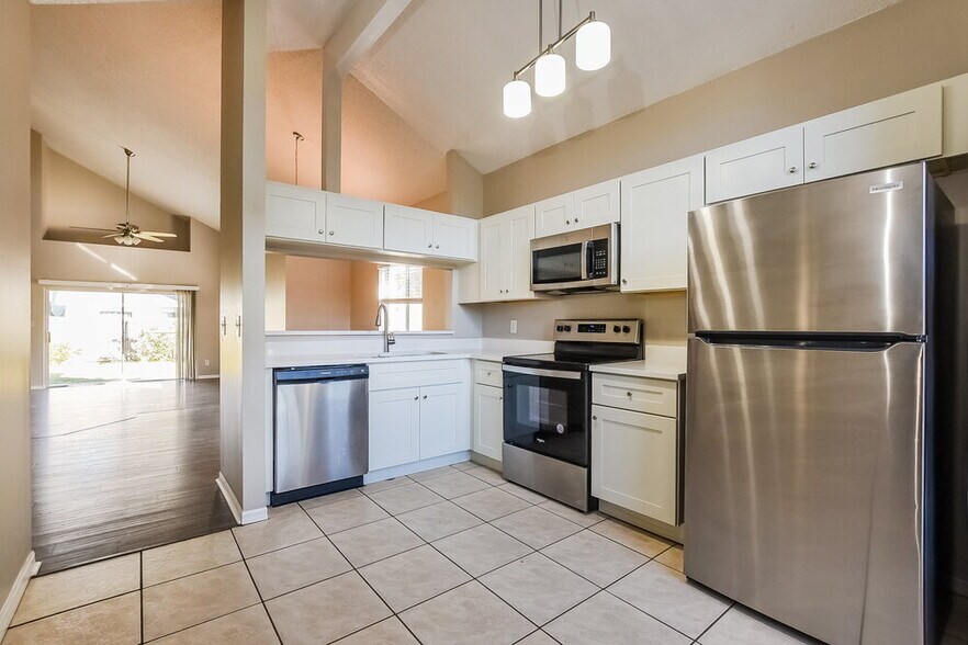 Building Photo - 1871 Meadowgold Ln