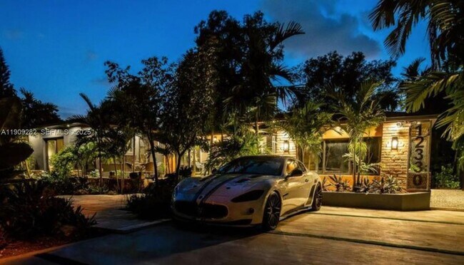 Building Photo - 12330 Griffing Blvd