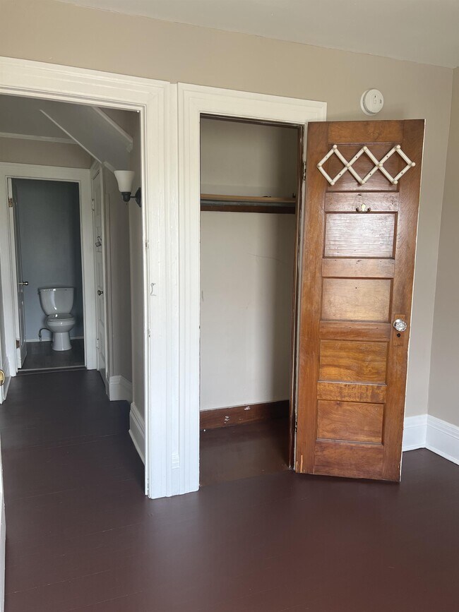 Building Photo - 269 Selye Terrace