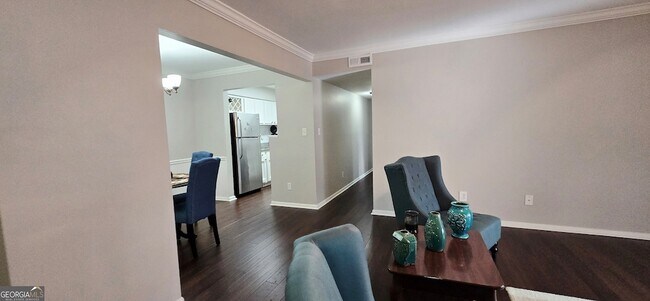 Building Photo - 5151 Roswell Rd