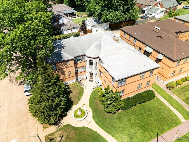 Building Photo - 4931 Jamieson Ave