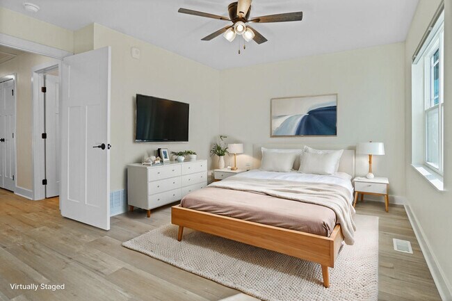 Building Photo - 116 Eiche Dr