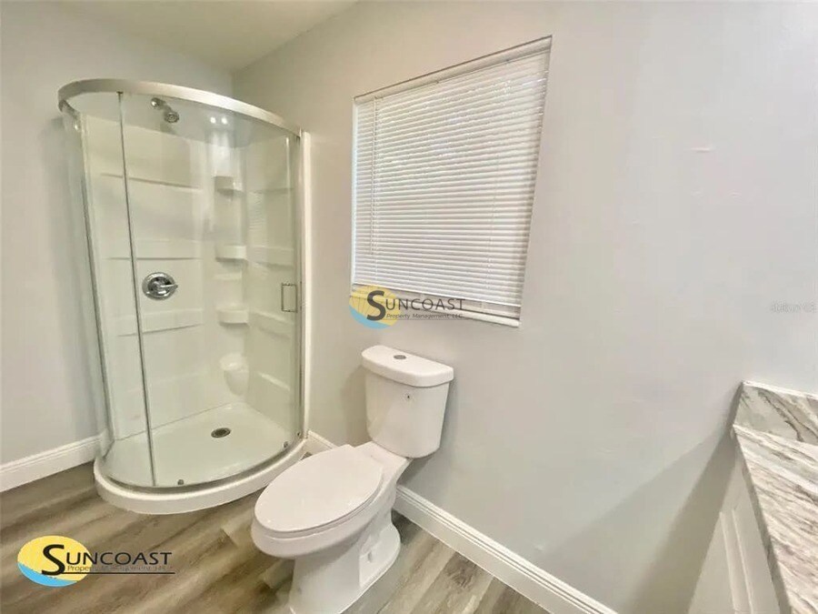 Building Photo - 1419 NE 25th Pl