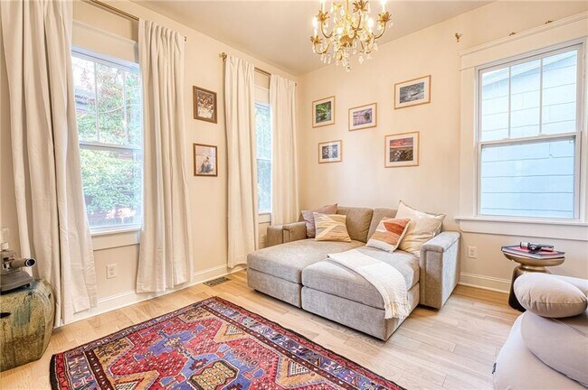 Building Photo - 85 Waddell St NE