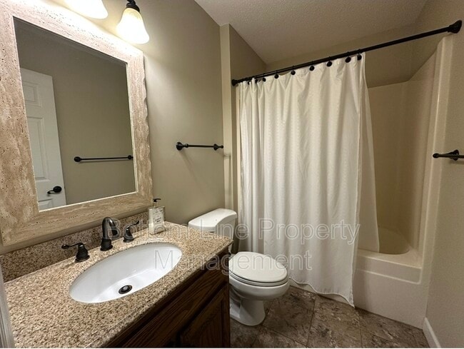 Building Photo - 404 Wood Run