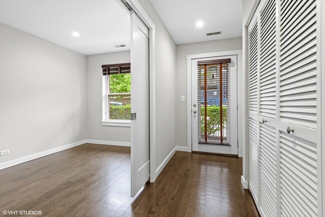 Building Photo - 18 S Aberdeen St