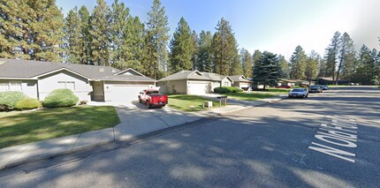 Building Photo - 6926 N Old Fort Dr