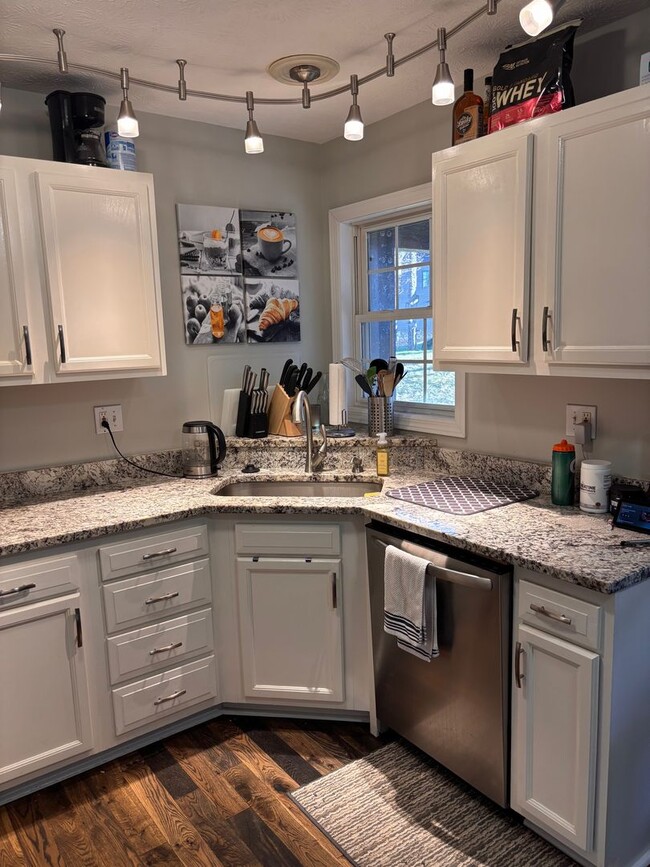 Building Photo - BEAUTIFUL, MOVE-IN READY HOME IN CHEAT CROSSING! - Available on 6/4/2026