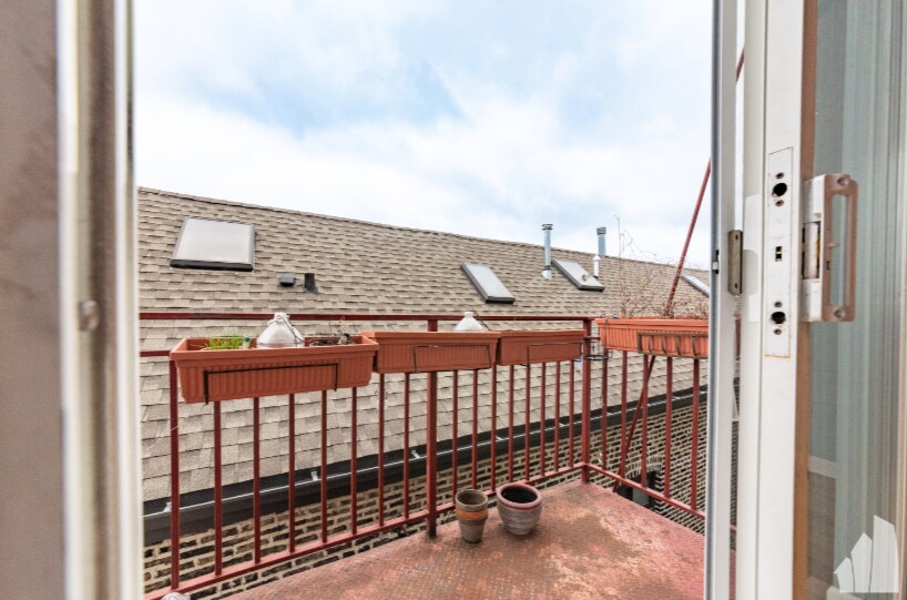 Building Photo - 2356 N Elston Ct