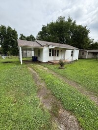Building Photo - 3221 Emrich St