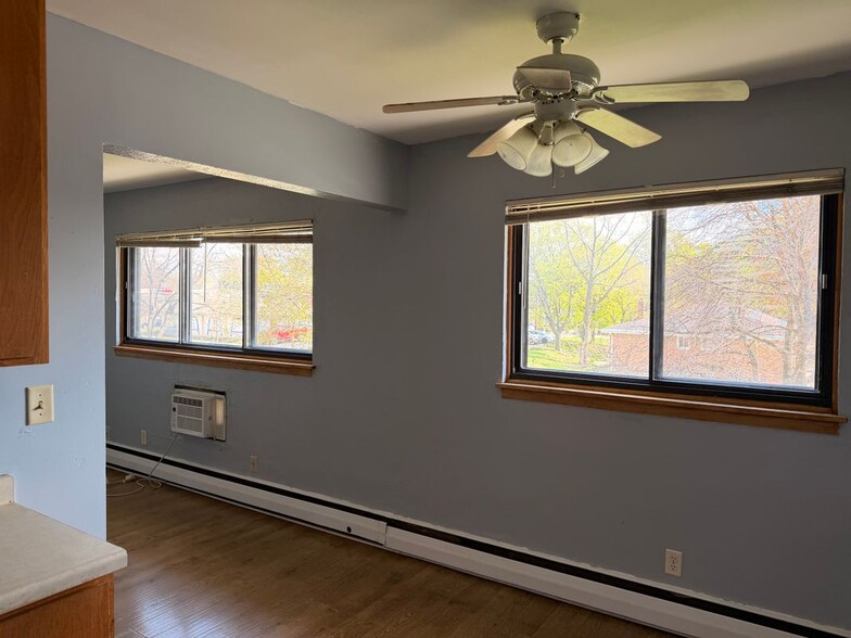 Building Photo - 165 W Wheelock Pkwy