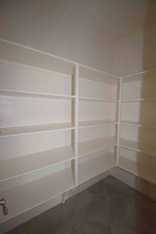 Building Photo - Beautiful single level 4 bedroom 2.5 bath Gilbert home.