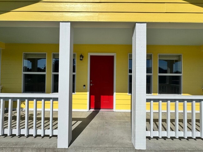 Building Photo - Just remodeled!! Mount Vernon 3 Bedroom House