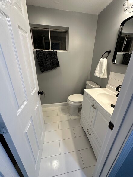 Building Photo - 3440 Laura Ln