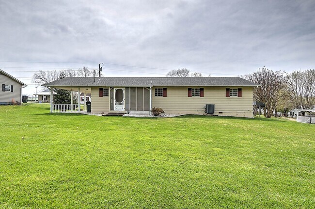 Building Photo - 307 Cypress St