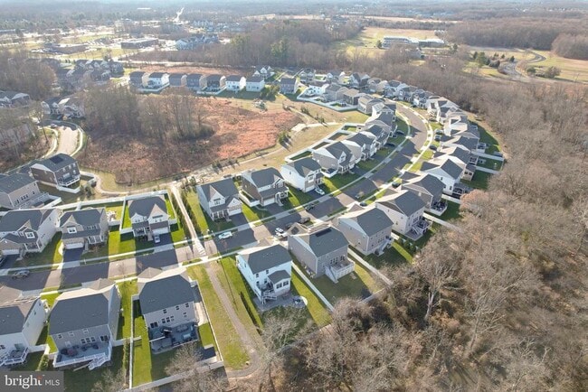 Building Photo - 65 Westmont Dr