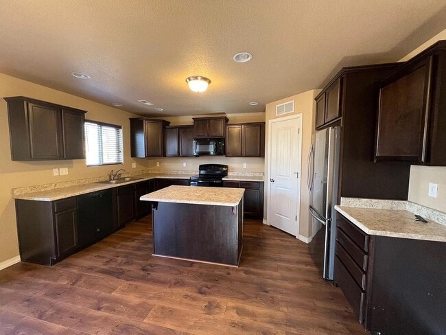 Primary Photo - *COMING SOON* 3 Bedroom near Carson and Pe...
