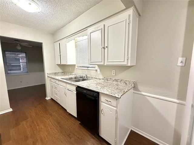 Building Photo - 2022 Mars Dr