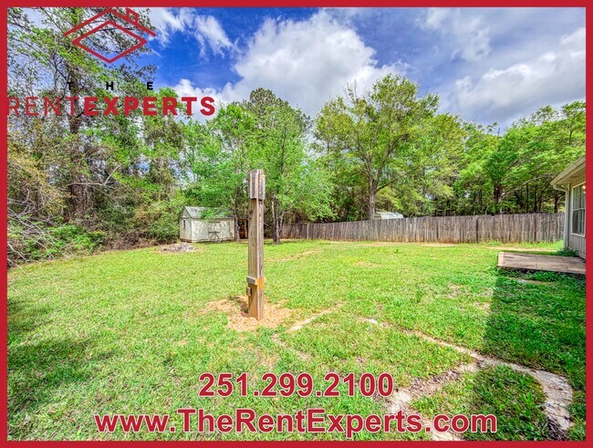 Building Photo - 9760 Royal Woods Dr N