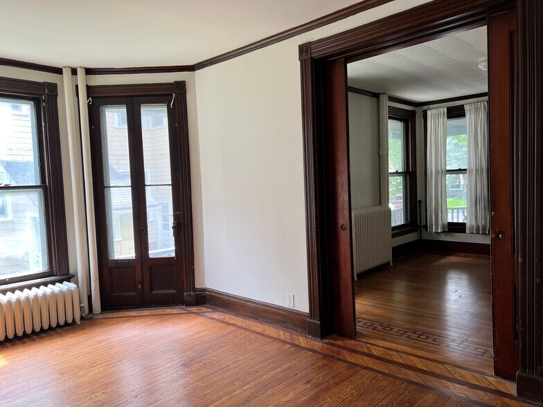 Building Photo - 308 Park Ave