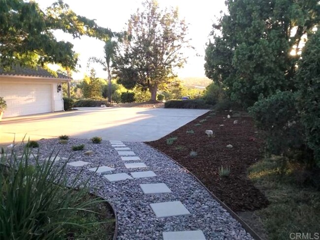 Building Photo - Fallbrook Ranch House