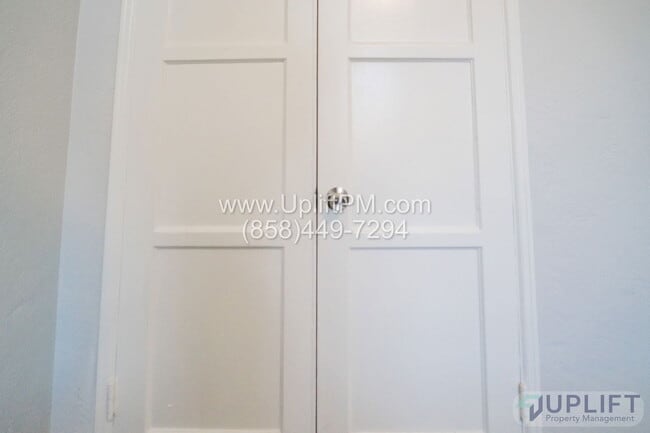 Building Photo - 4233 Swift Ave