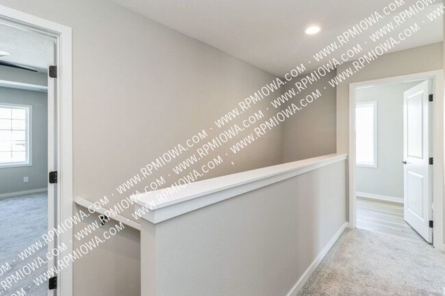 Building Photo - 5695 Buckthorne Dr