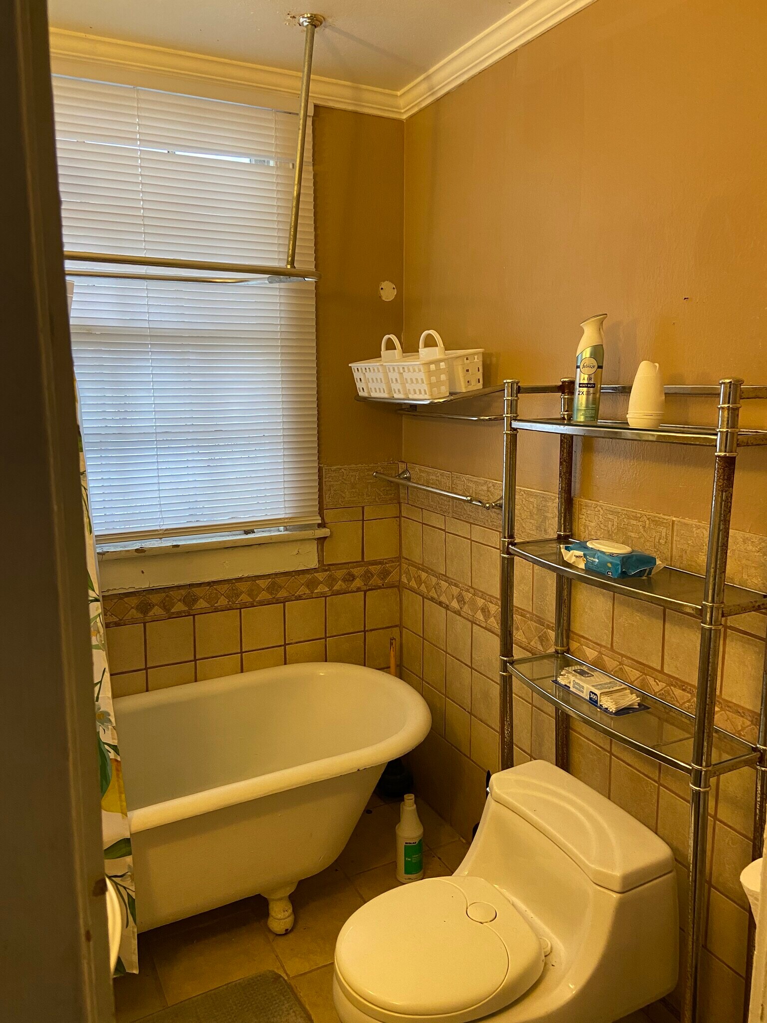 Bathroom - 1028 Cherokee St