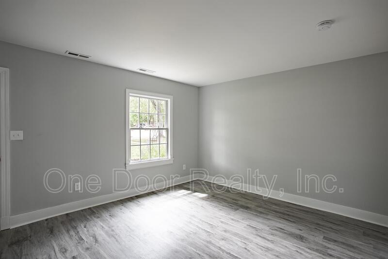 Building Photo - 704 London Company Way
