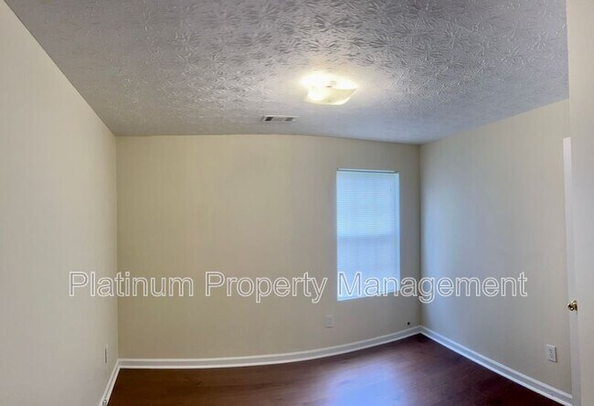 Building Photo - 1022 Windsor Dr