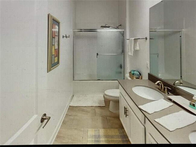 Building Photo - 8851 Fallen Oak Dr