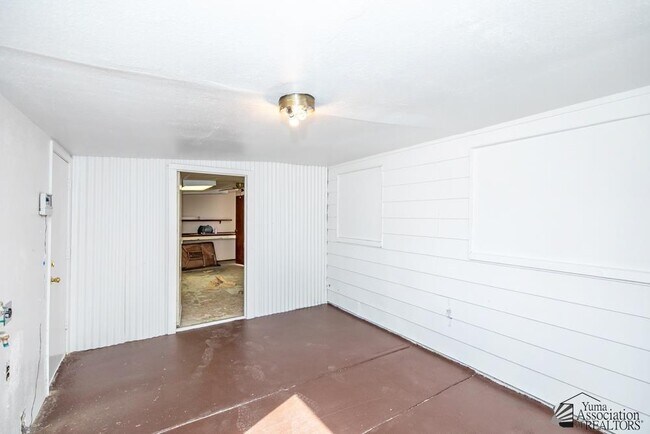 Building Photo - 1281 W 18th St