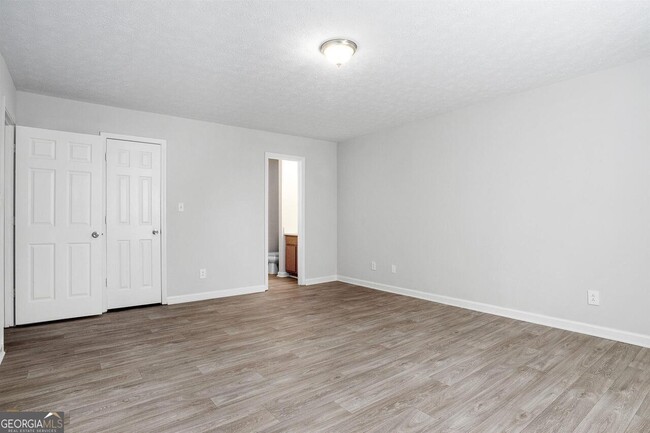 Building Photo - 9211 Fairway Ct