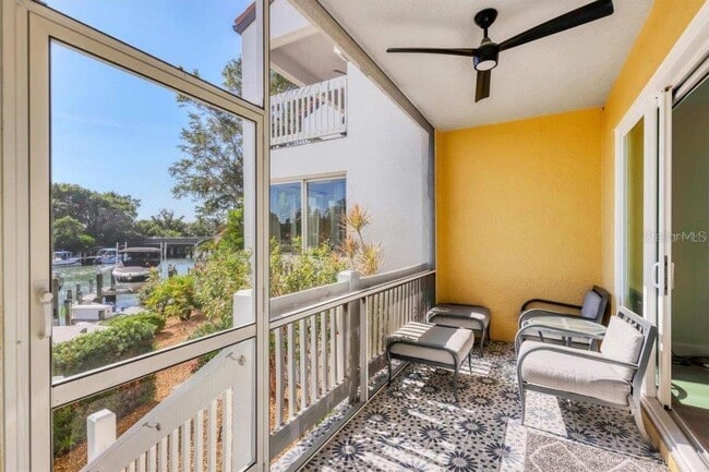 Building Photo - 862 Hudson Ave