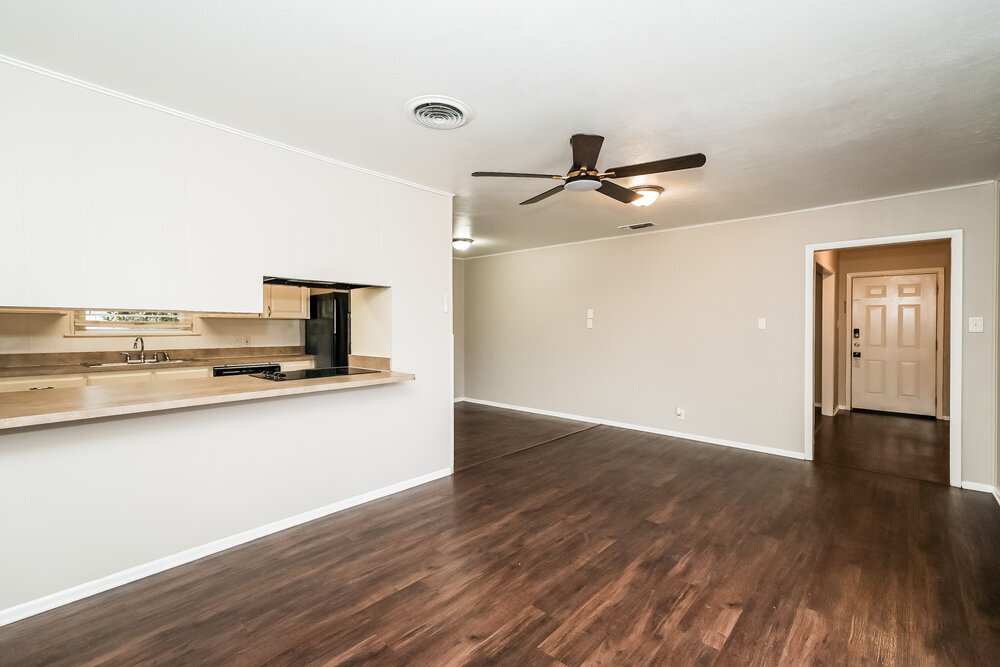 Building Photo - 6420 Valley Ridge Dr