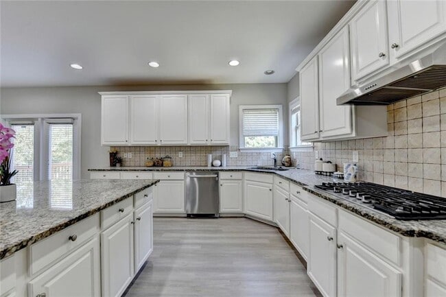 Building Photo - 4805 Shelbourne Dr