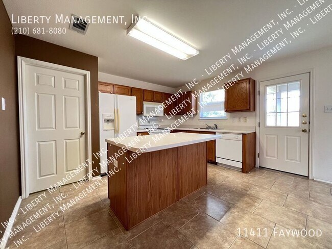 Building Photo - Single story home in the gated Heights at ...